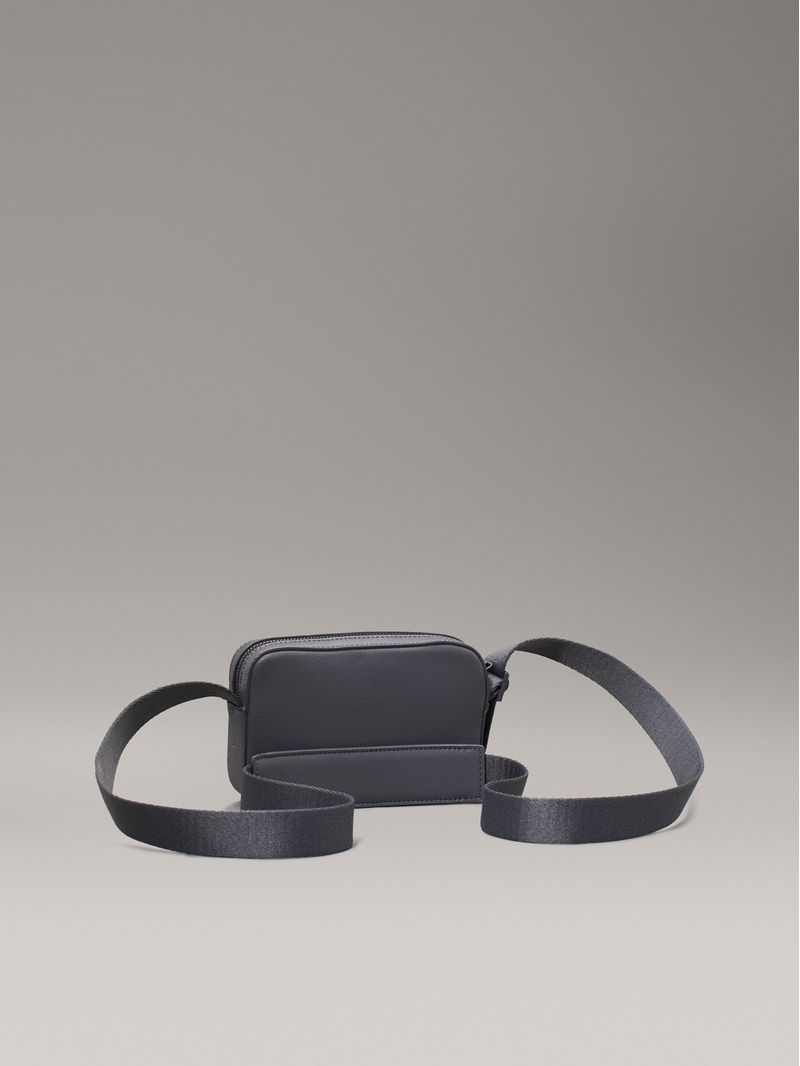 BOLSO CRUZADO MINIMALISTA CON LOGOTIPO